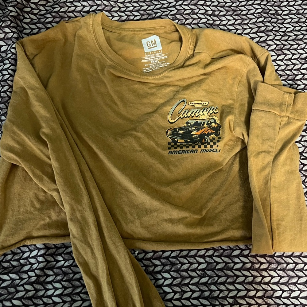 Long sleeve cropped Camaro shirt 3 for 20$